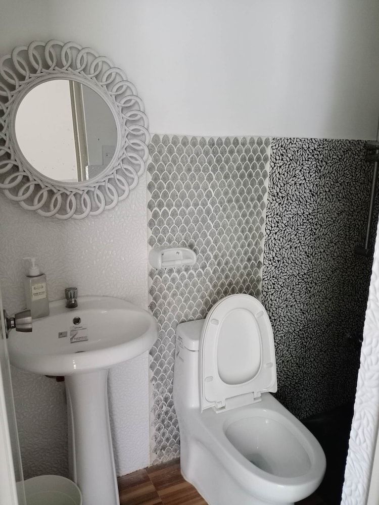 Mancion Bakasyunan Resort San Pablo Basic Quadruple Room, 1 Bedroom 4