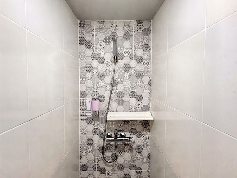 Friends Hostel - Phuket Airport Deluxe Double Room 7