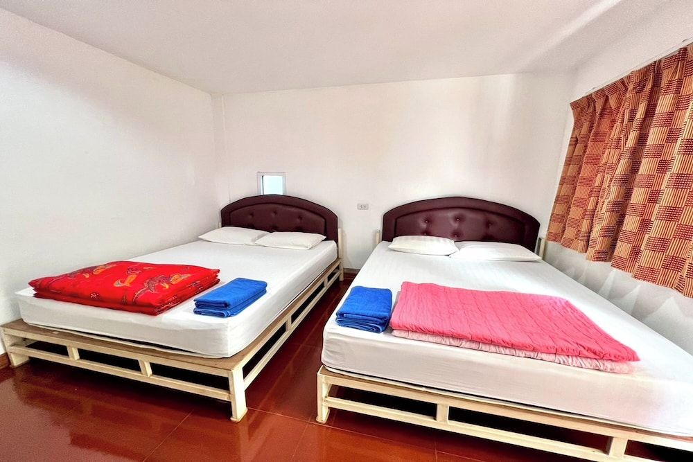 Chalalai Resort Kham Chanot Twin Room 4