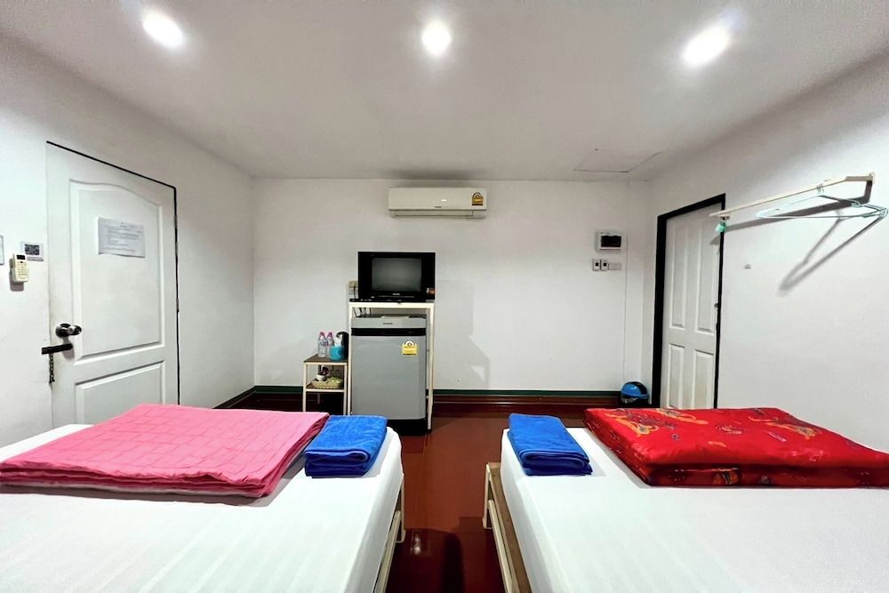 Chalalai Resort Kham Chanot Twin Room