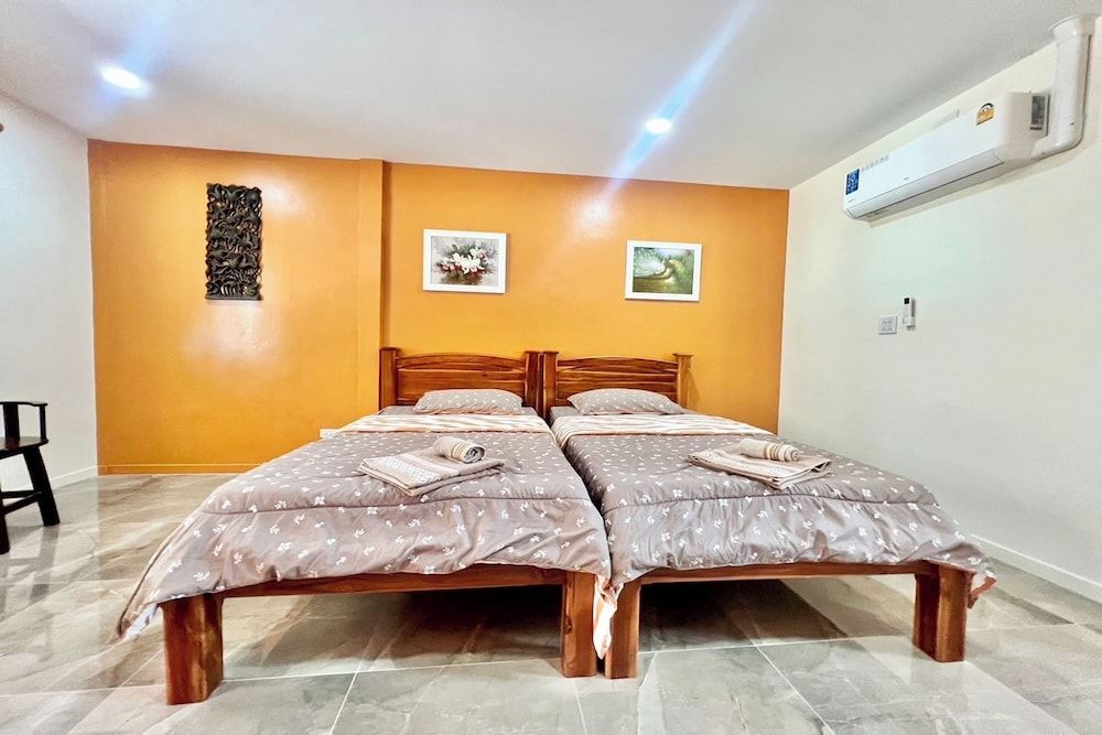 Koon Hom Apartment Standard Twin Room 2