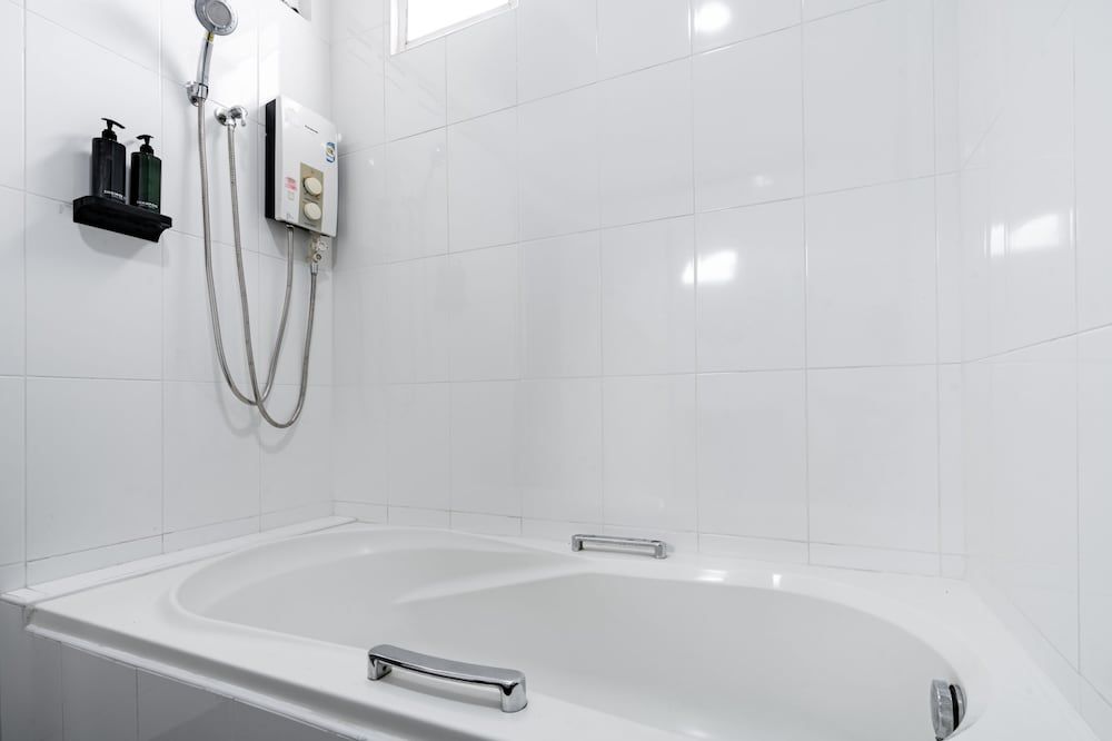 Terminal2 Hotel Phukettown Superior Twin Room 4