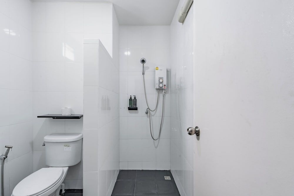 Terminal2 Hotel Phukettown Standard Room, 1 Double Bed 4