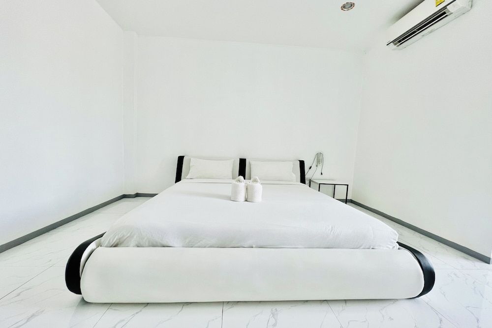 Parichat Bandung Hotel Standard Double Room 3