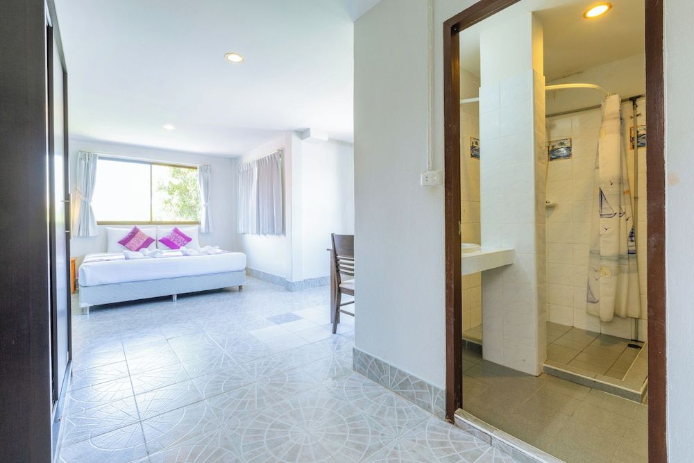 Huahin Star Hotel Deluxe Double Room, City View