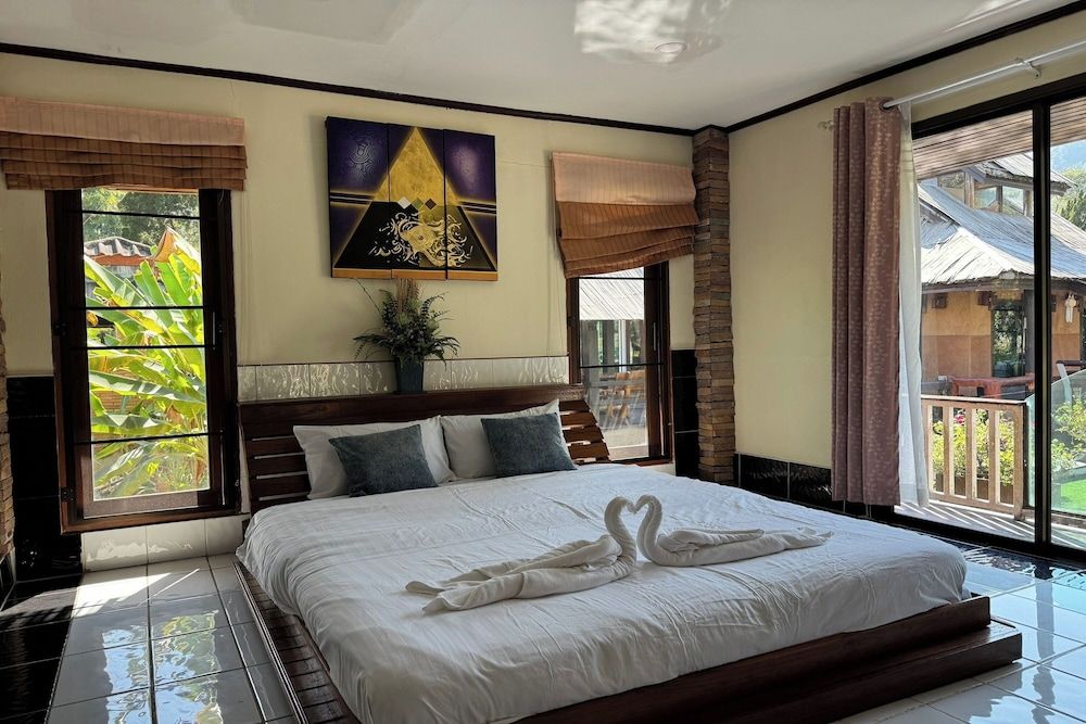 Tung Lakorn Farm Deluxe Double Room 2
