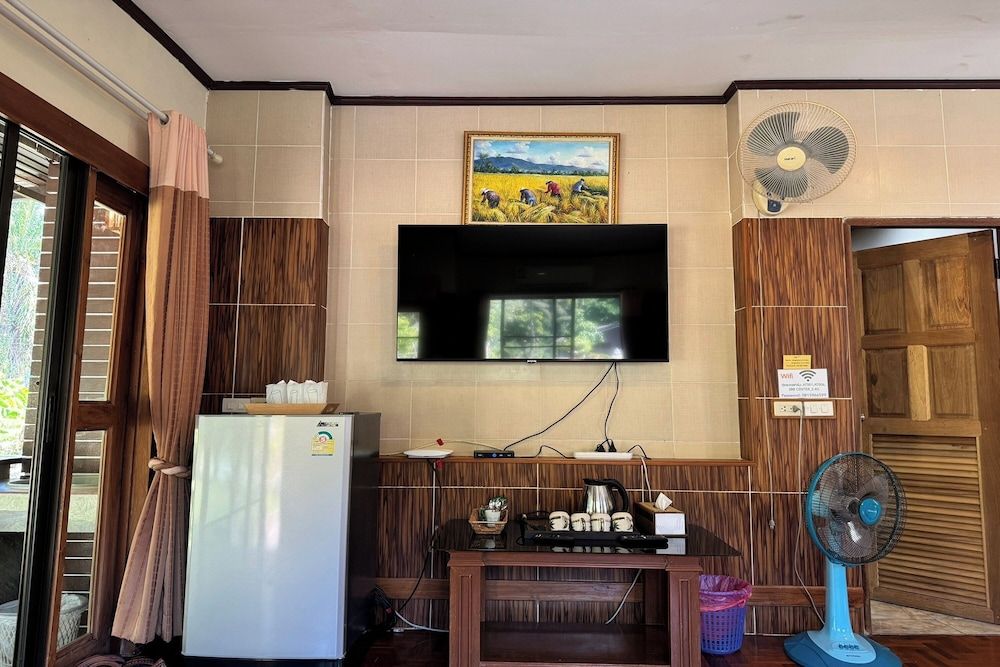 Tung Lakorn Farm Deluxe Double Room 9