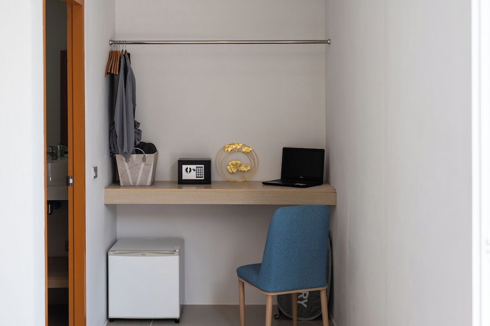 Andaman Sea Best Pool Access & Villas Deluxe twin room with pool access 7