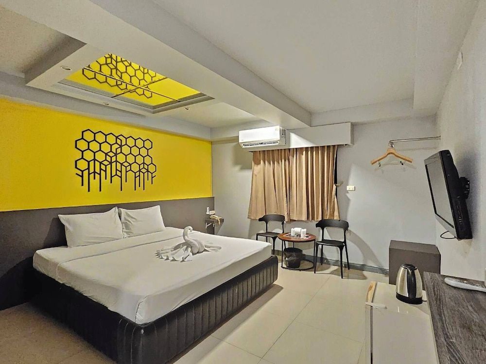 Hollywood Dannok Hotel Superior Room 5