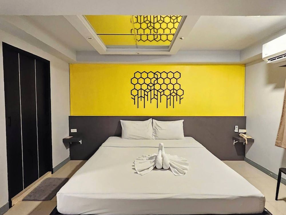 Hollywood Dannok Hotel Superior Room 9