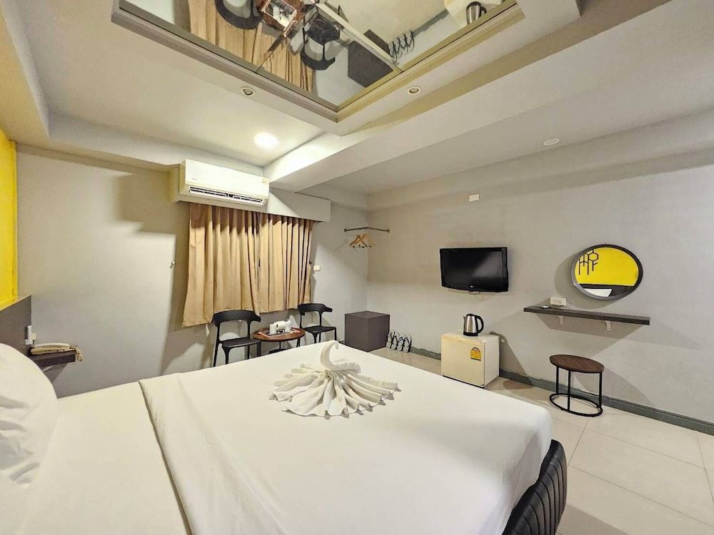 Hollywood Dannok Hotel Superior Room 12