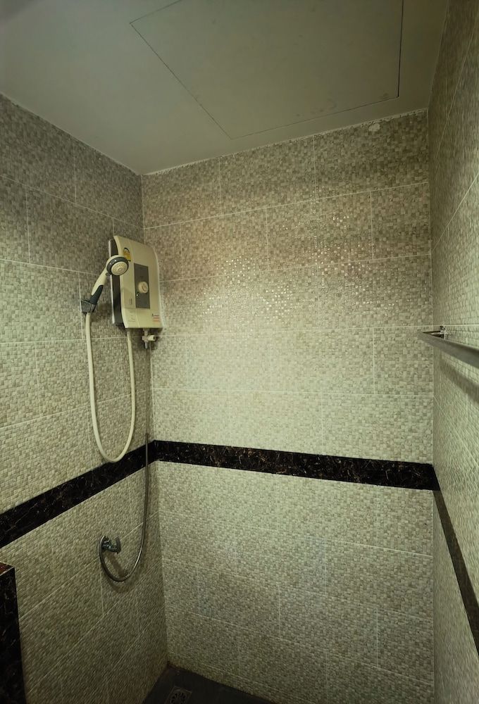 DreamStay Basic Double Room 4