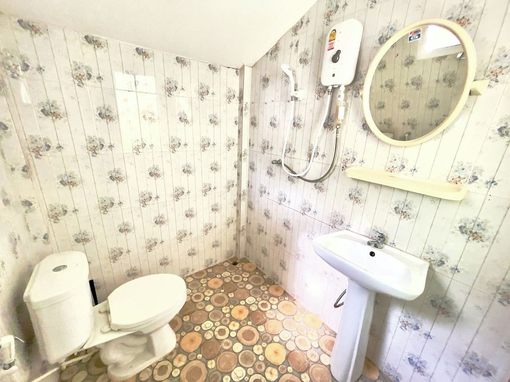 Punpoon Resort Family Room 5