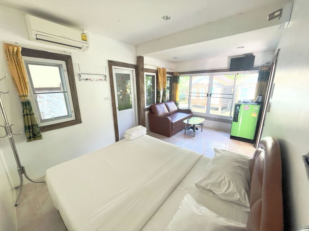 Punpoon Resort Double Room 3