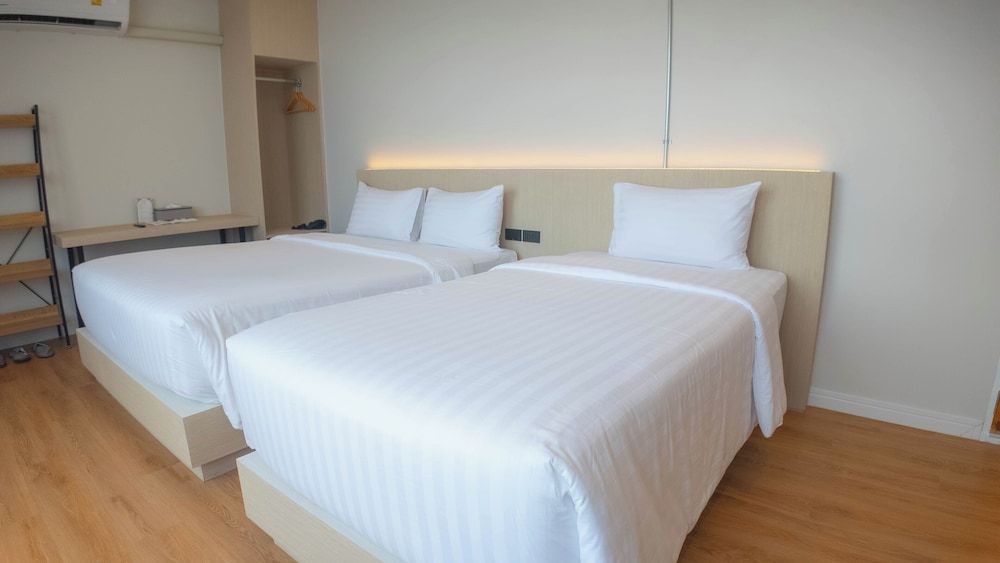 Exclusive Triple Room, City View