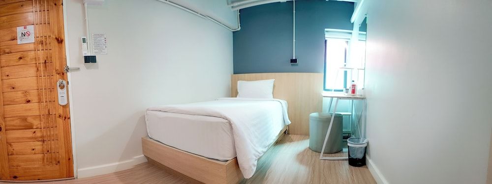 Economy Studio, 1 Large Twin Bed, Non Smoking