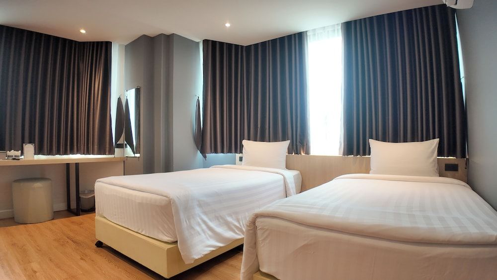 Deluxe Twin Room, City View