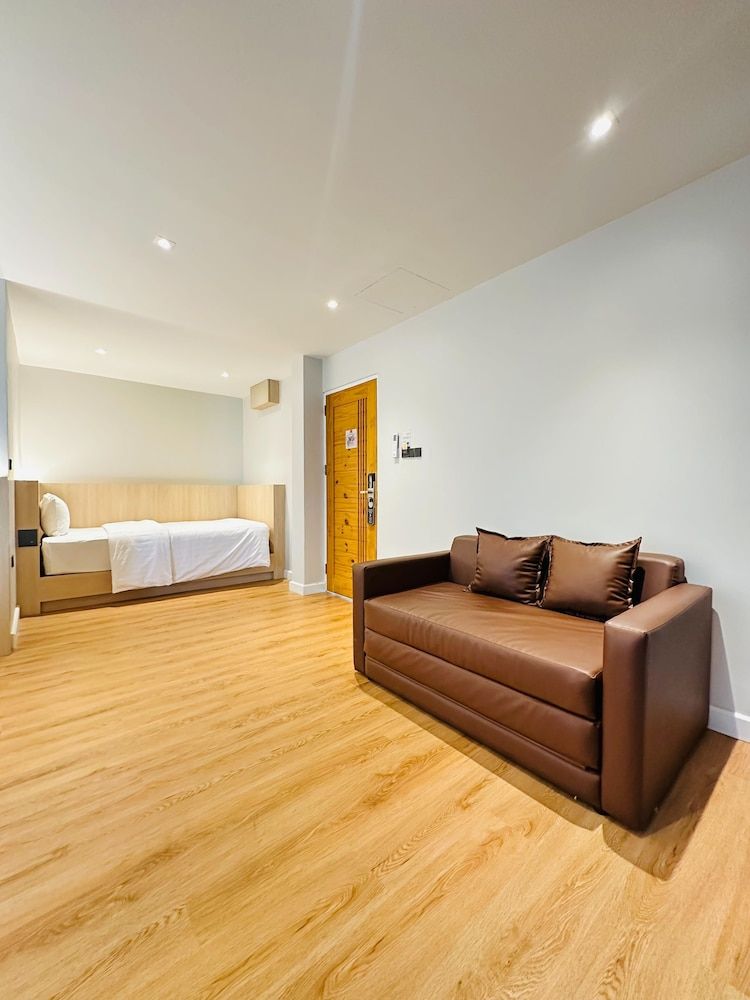 Family Triple Room, City View