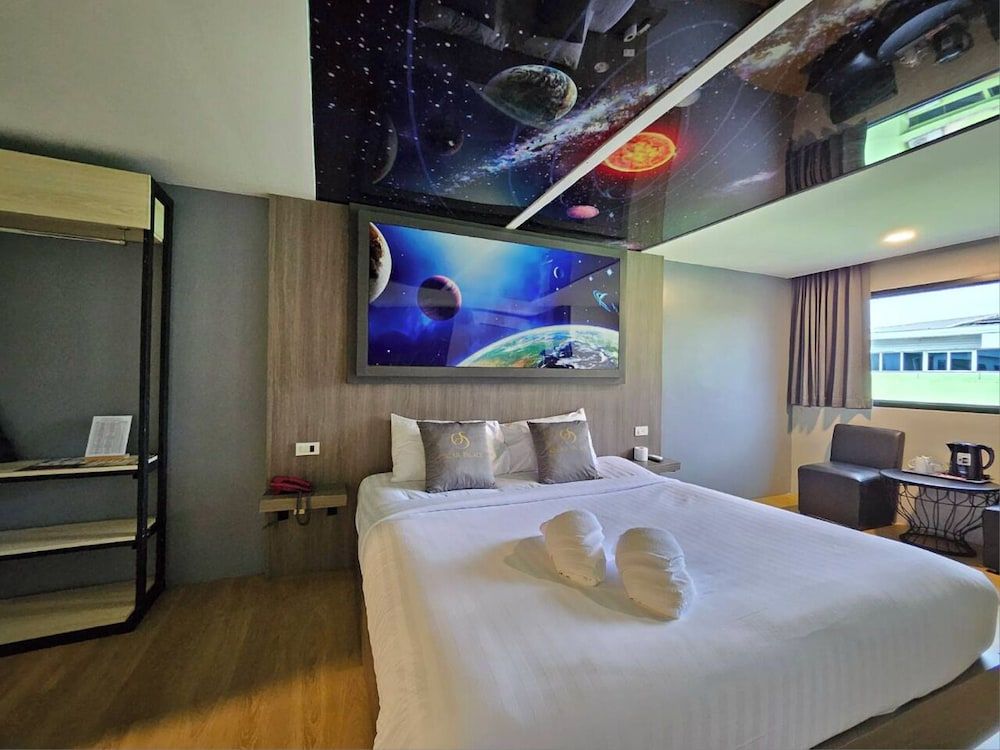 Oscar Palace Hotel & Wellness Center Superior Room, City View 11