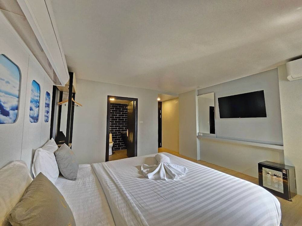 Oscar Palace Hotel & Wellness Center Superior Room, City View 8