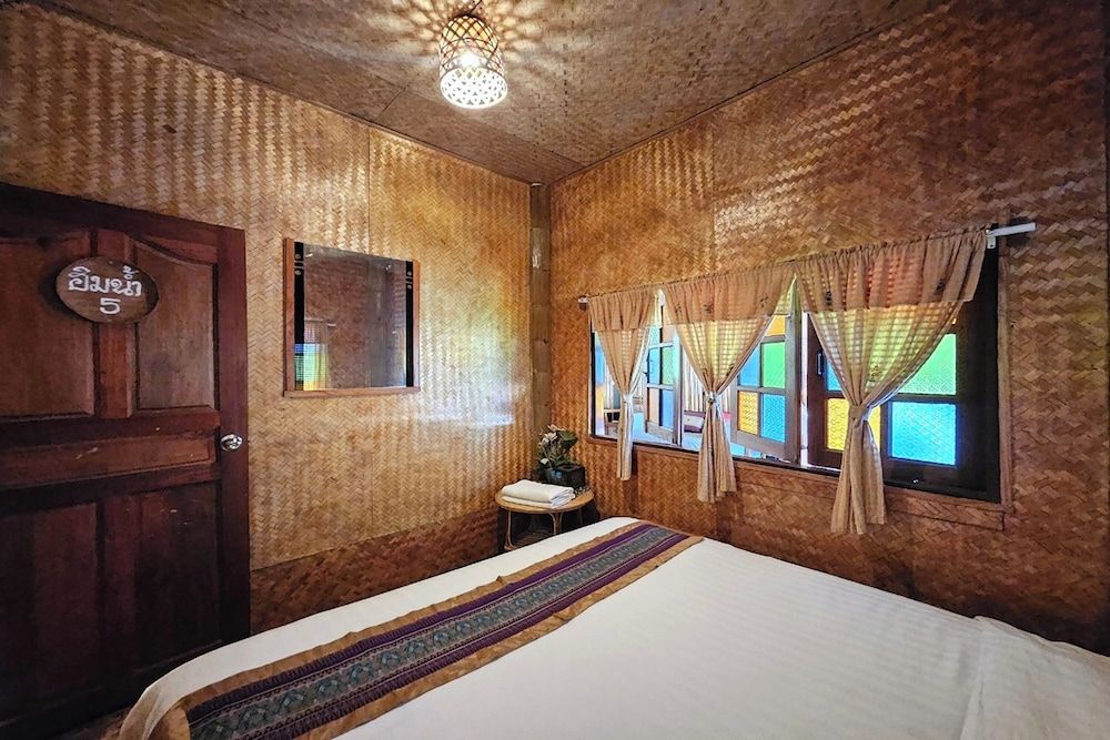 Mae Mae Home Standard Double Room 8