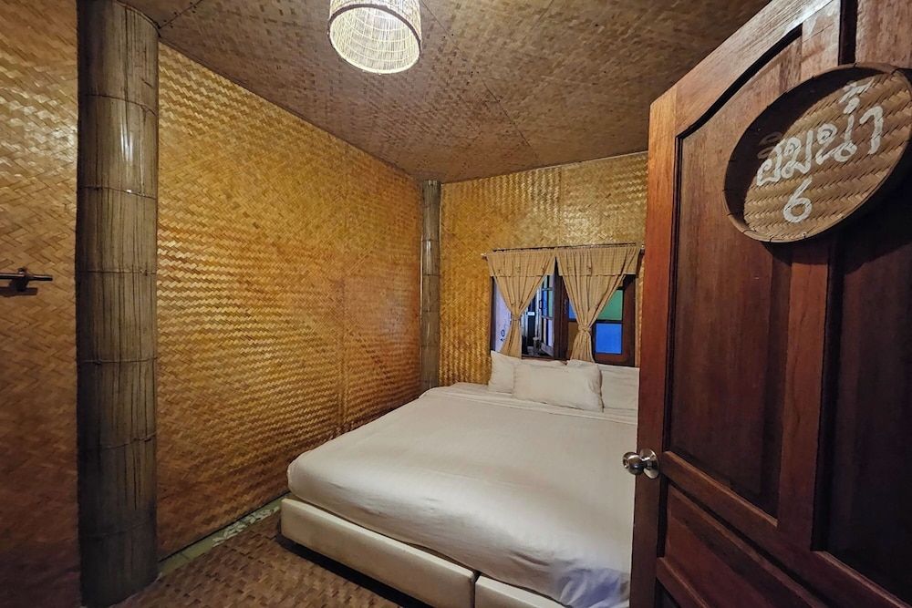 Mae Mae Home Standard Double Room 17