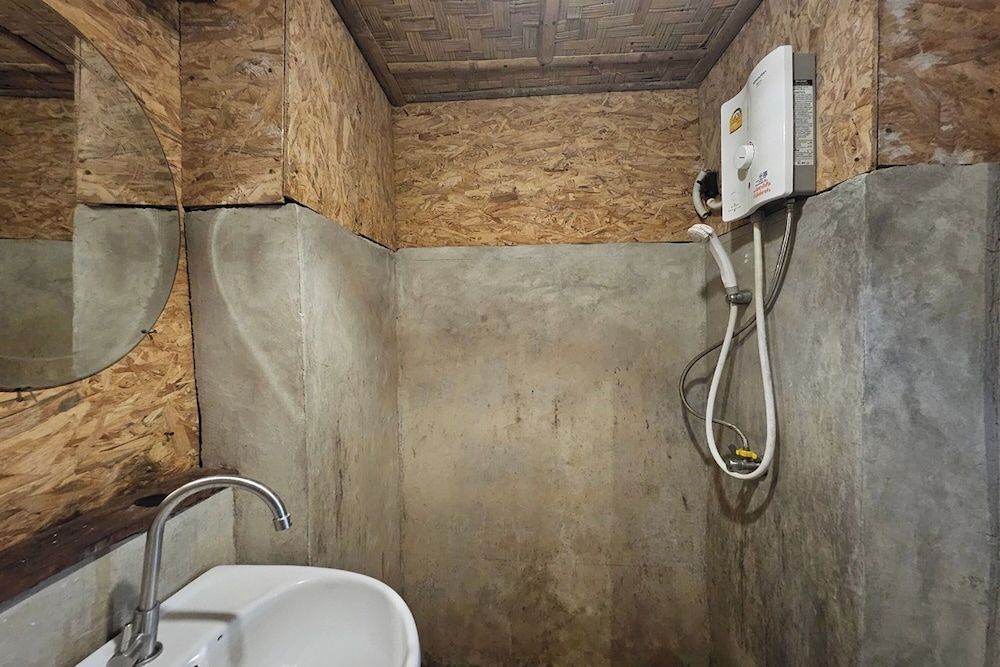 Mae Mae Home Deluxe Double Room 7