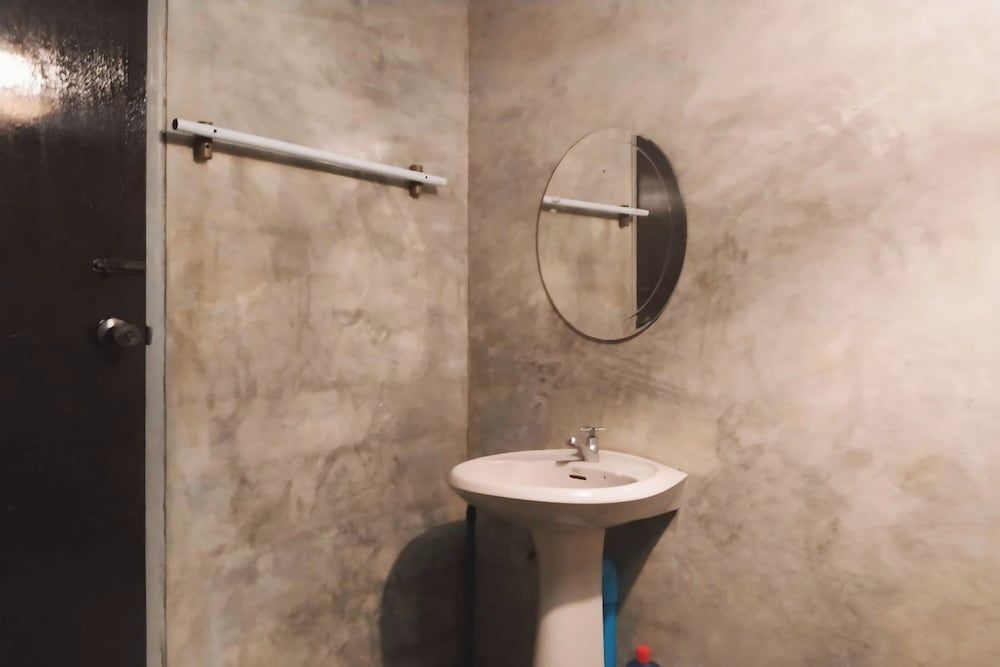 Mae Mae Home Standard Twin Room 6