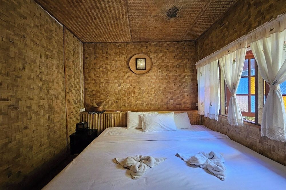 Mae Mae Home Deluxe Double Room 3