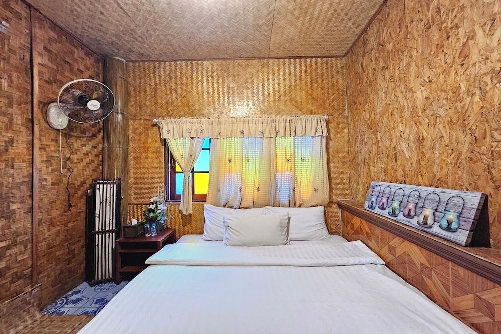 Mae Mae Home Standard Double Room 10