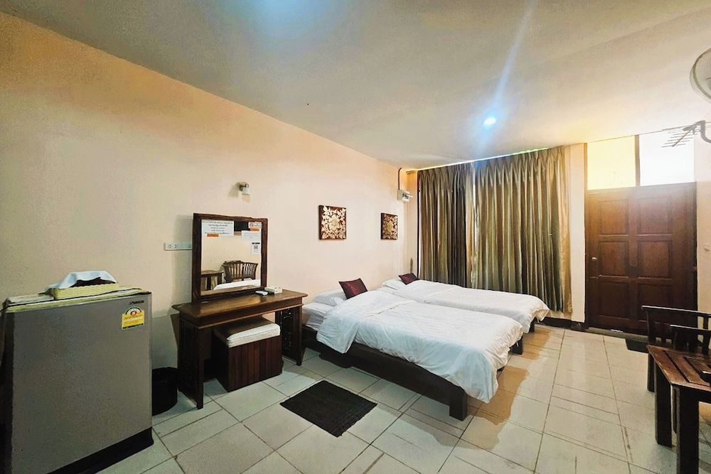 Thai Gallery Baantawai Superior Twin Room 4