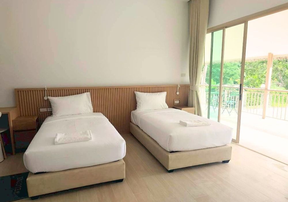 The Poom Cafe Resort Khao Yai Executive Room, 2 Twin Beds, Pool View 2