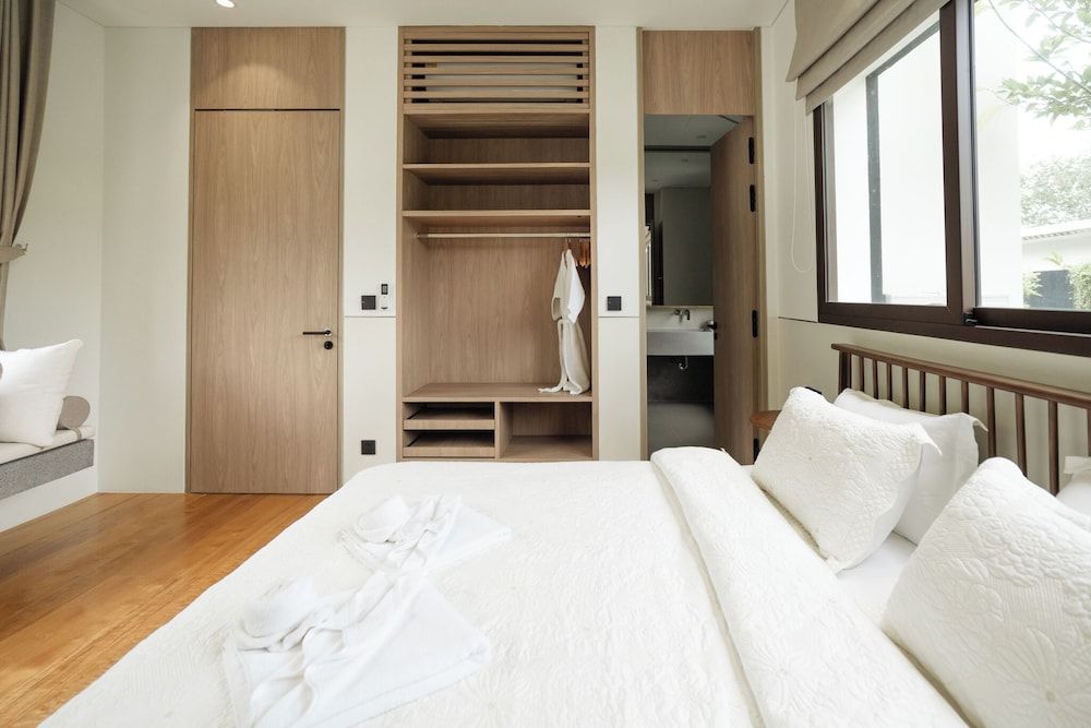 Tree O'clock Pool Villa - Phuket Deluxe Villa, Pool View 14