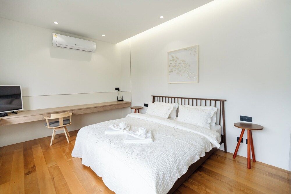 Tree O'clock Pool Villa - Phuket Deluxe Villa, Pool View 6