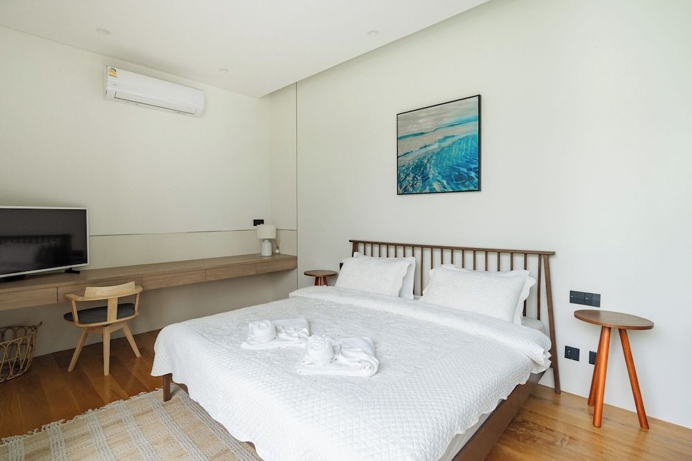 Tree O'clock Pool Villa - Phuket Deluxe Villa, Pool View 5