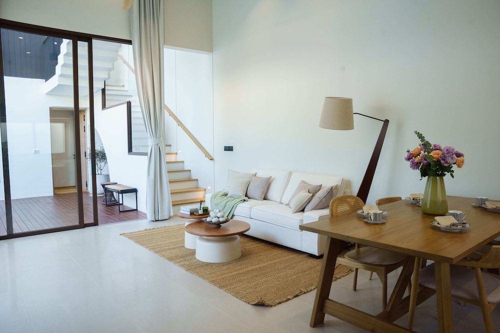 Tree O'clock Pool Villa - Phuket Comfort Villa, Pool View 11