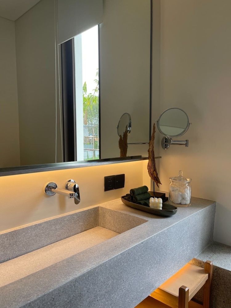 Tree O'clock Pool Villa - Phuket Deluxe Villa, Pool View 12