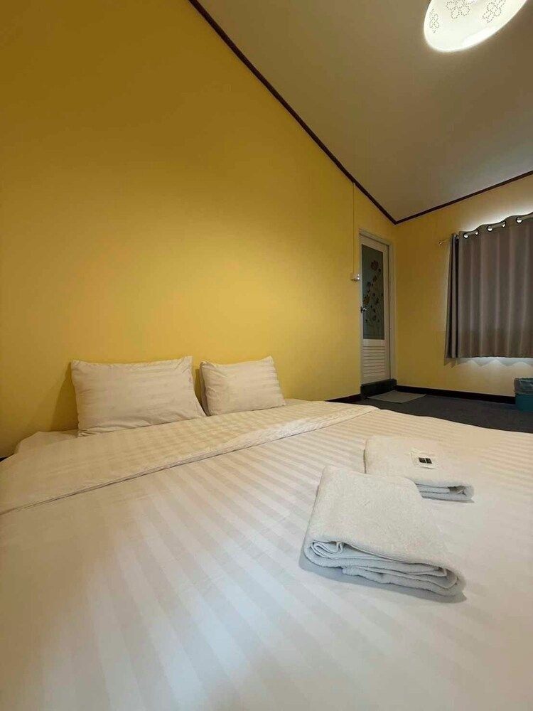 Baan Natee Comfort Double Room, 1 King Bed, Private Bathroom 14