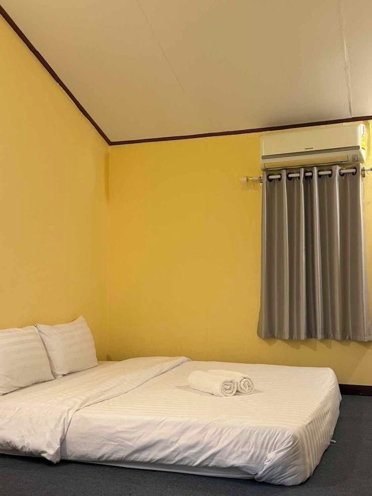 Baan Natee Comfort Double Room, 1 King Bed, Private Bathroom 5