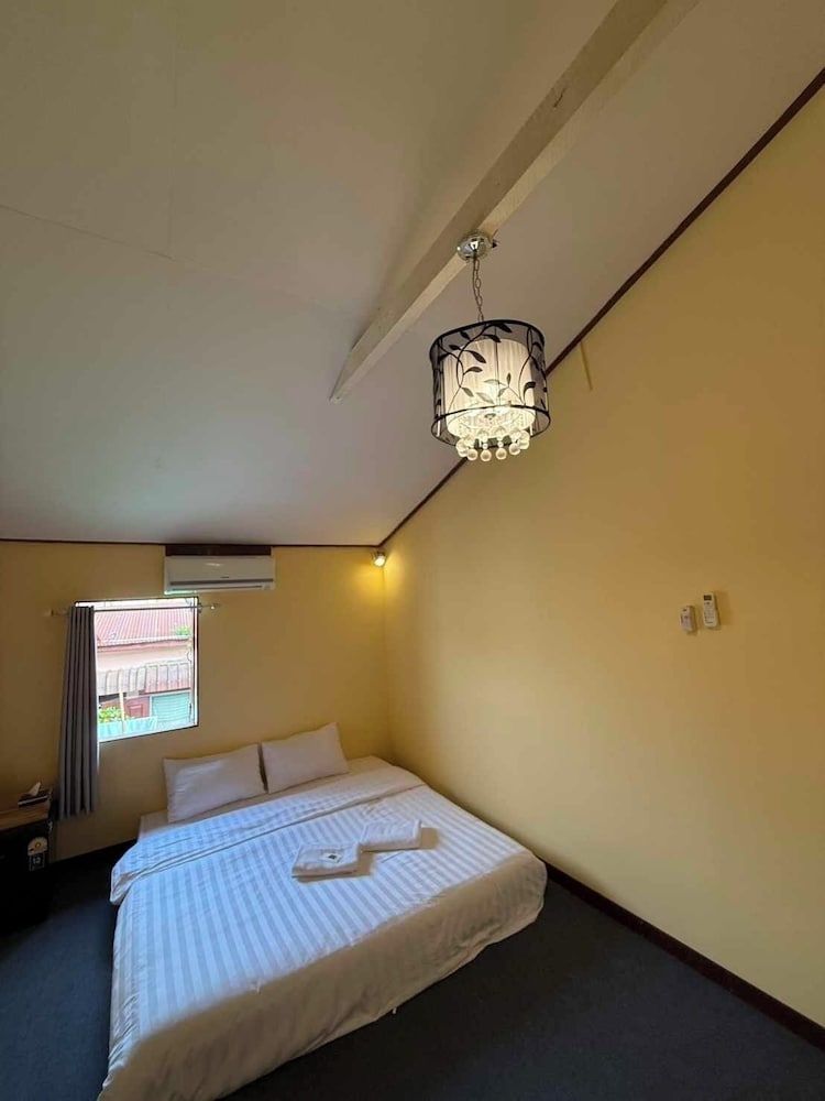 Baan Natee Basic Double Room, 1 King Bed 9