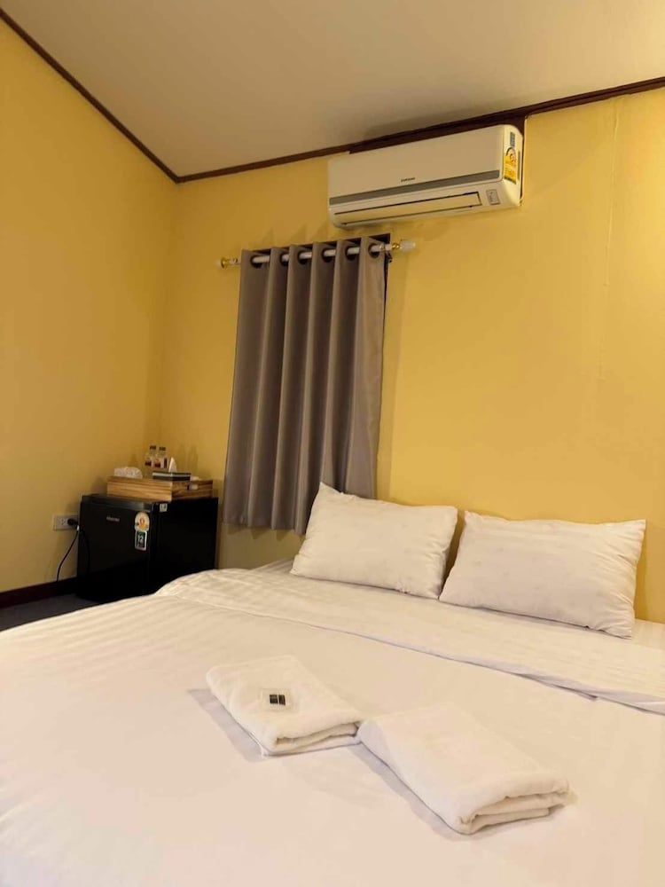Baan Natee Basic Double Room, 1 King Bed 7