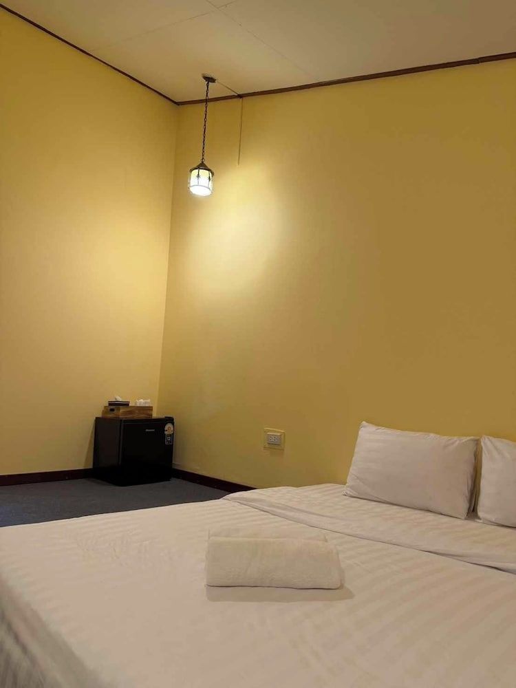 Baan Natee Comfort Double Room, 1 King Bed, Private Bathroom 2