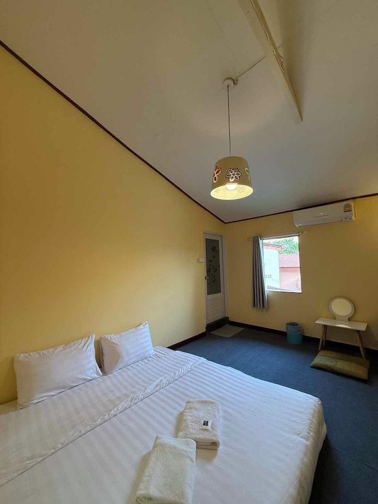 Baan Natee Comfort Double Room, 1 King Bed, Private Bathroom 13