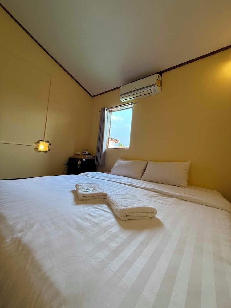 Baan Natee Basic Double Room, 1 King Bed 8