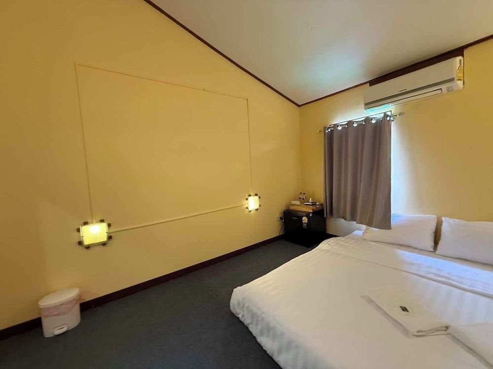 Baan Natee Basic Double Room, 1 King Bed 3