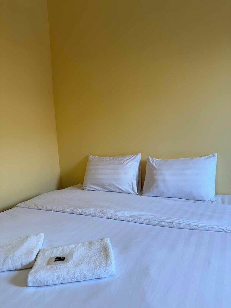 Baan Natee Comfort Double Room, 1 King Bed, Private Bathroom 10