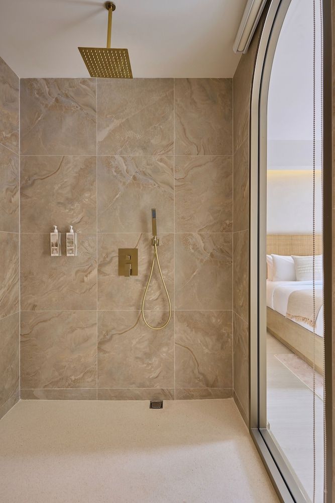 PE-LA Thapae Boutique Hotel Deluxe Suite, City View 8