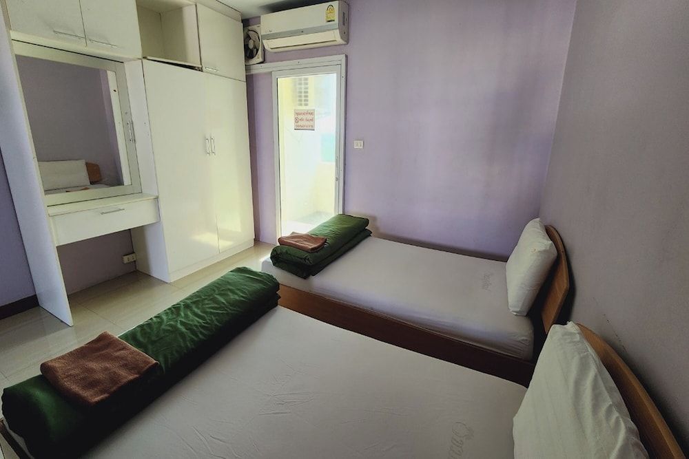 Chompoo Inn Standard Room