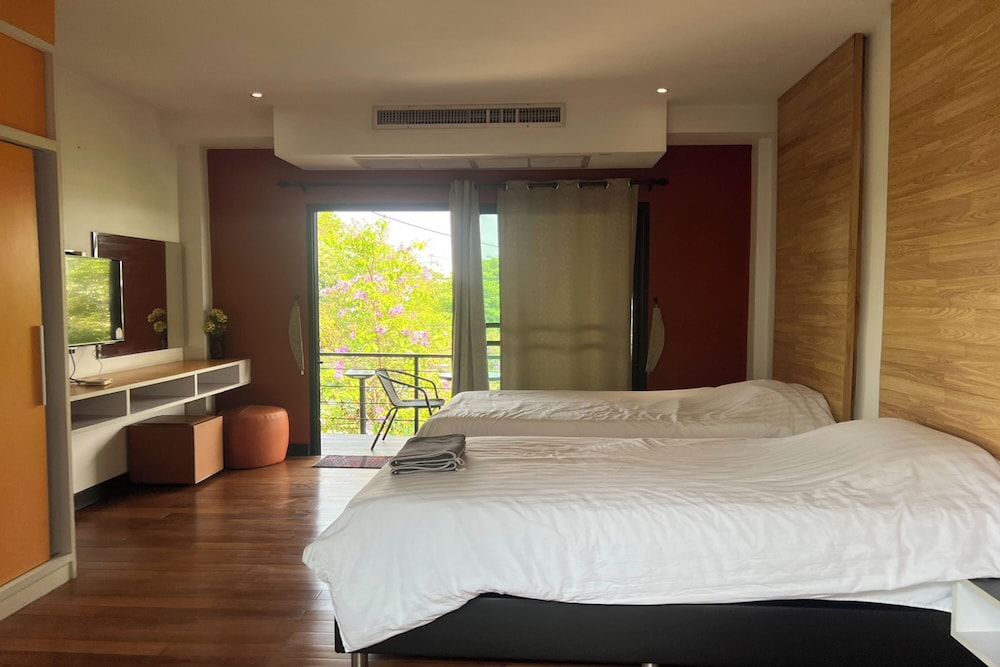 Bkl Pool Villa Pattaya Family Room 3