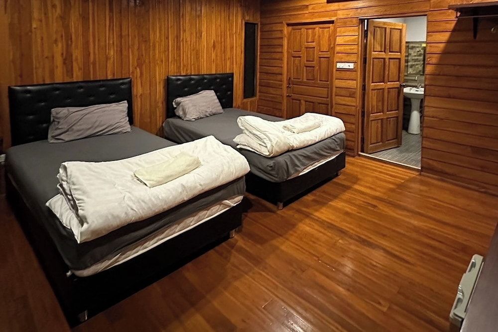 Phra Chan Khiang Dao Resort Wooden Villa Twin bed